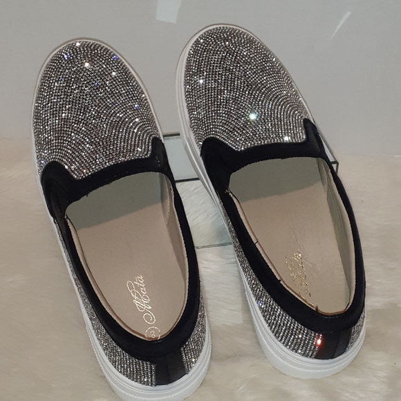 (NWOT) RHINESTONE CANVAS TENNIS SHOES - Picture 4 of 9